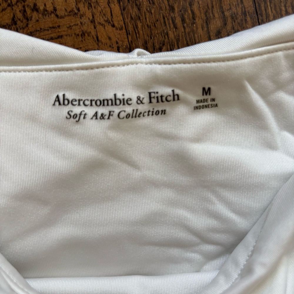 Abercrombie & Fitch Off-Shoulder Cream Bodysuit - Picture 4 of 4